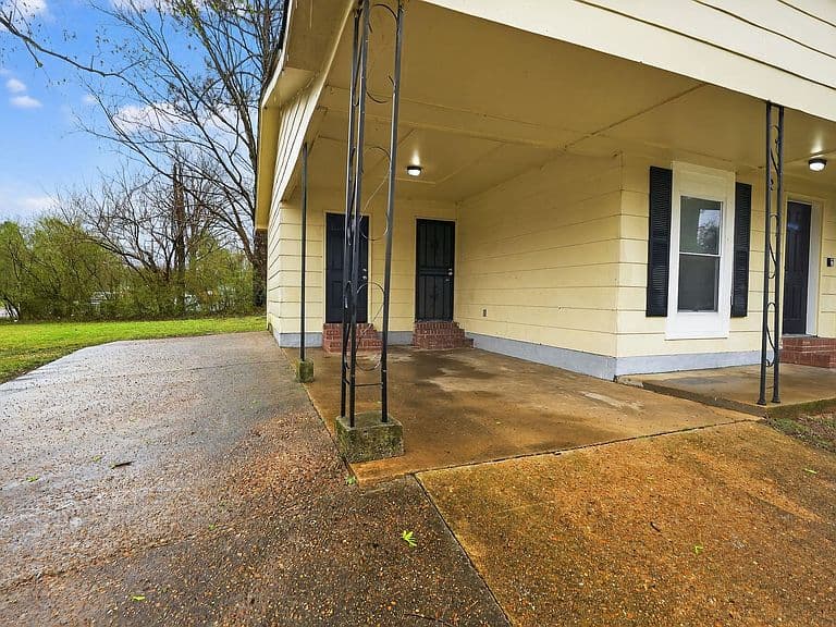 Listing photo 4