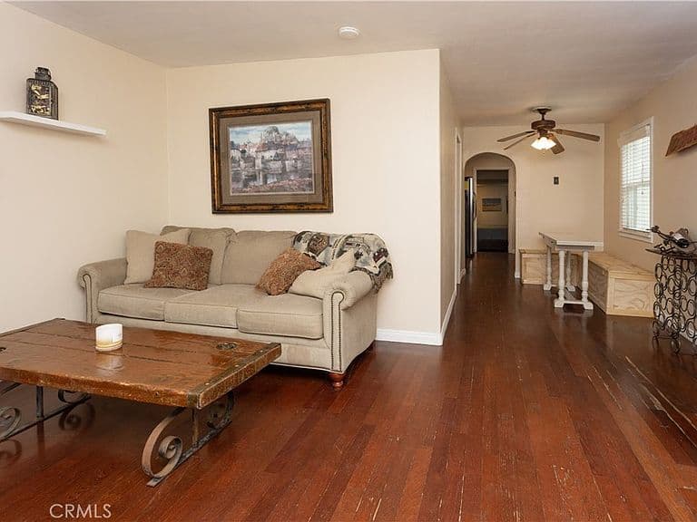 Listing photo 5