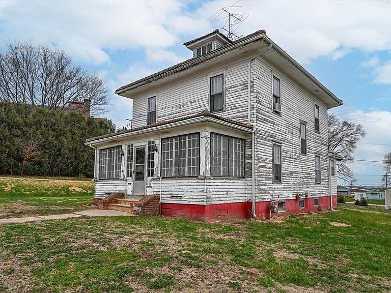 Listing photo 3