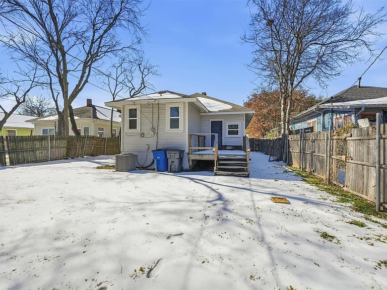 Listing photo 4