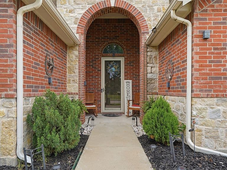 Listing photo 5