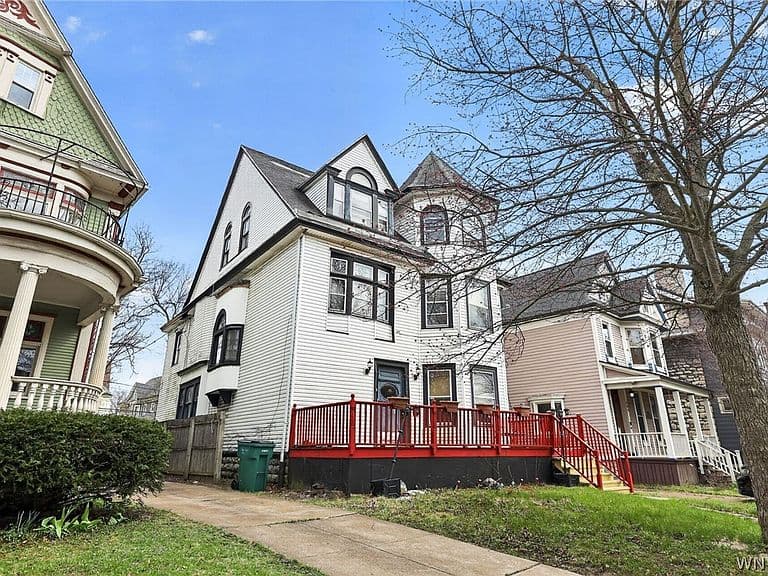Listing photo 4