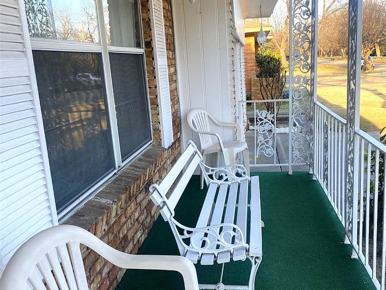 Listing photo 4