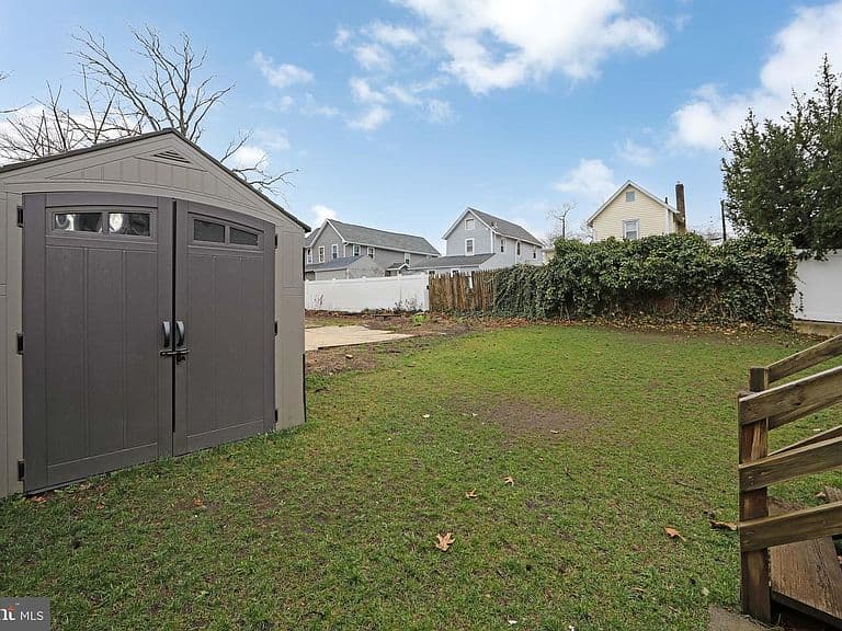 Listing photo 5