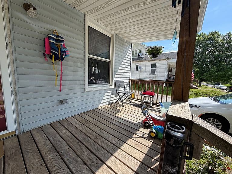 Listing photo 3