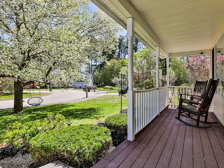 Listing photo 3