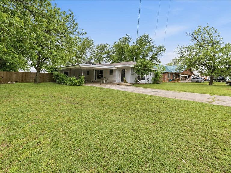 Listing photo 4