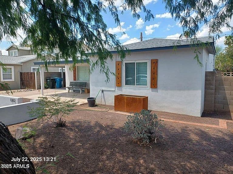 Listing photo 3