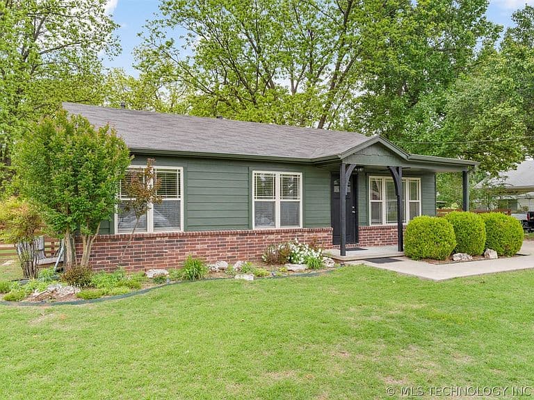 Listing photo 3