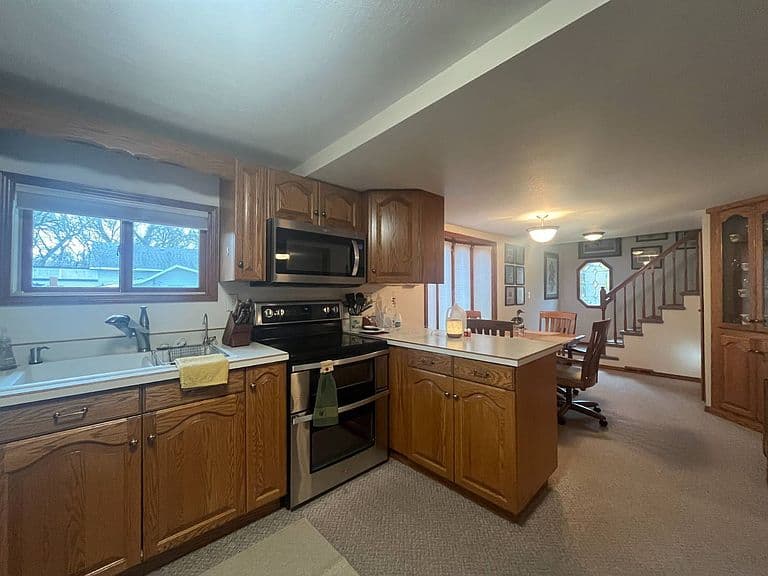 Listing photo 3