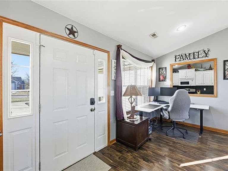 Listing photo 4