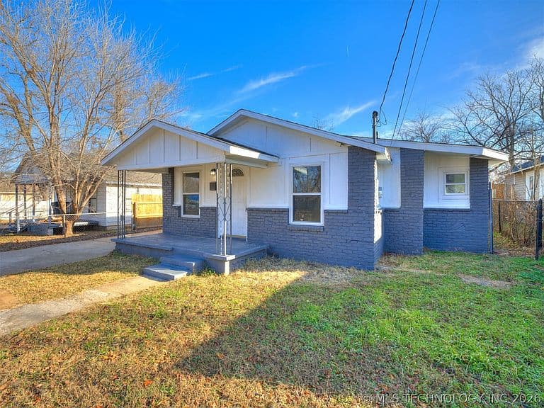 Listing photo 2