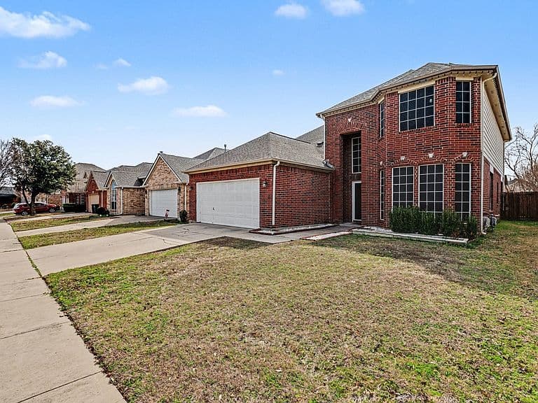 Listing photo 2