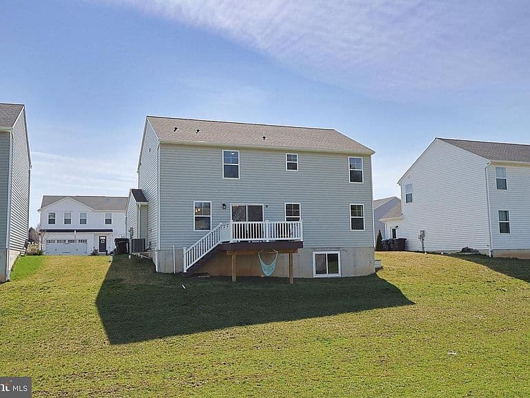Listing photo 3