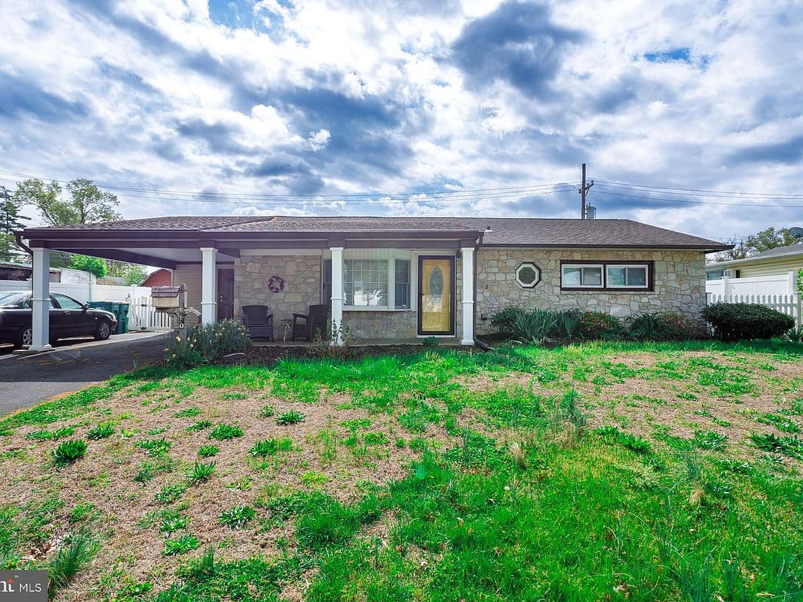 Primary listing photo