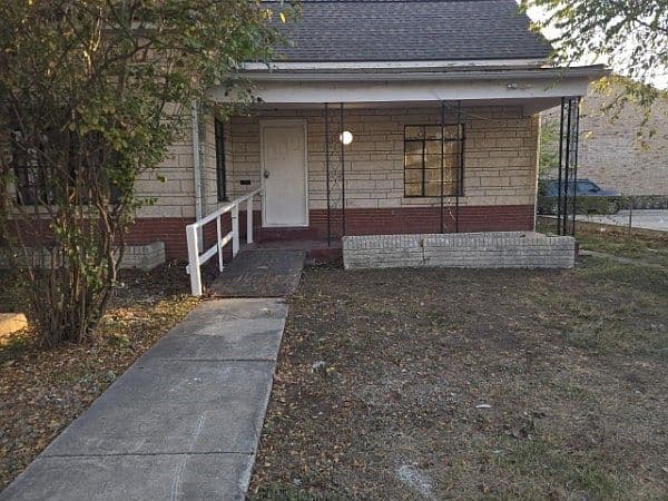 Listing photo 3
