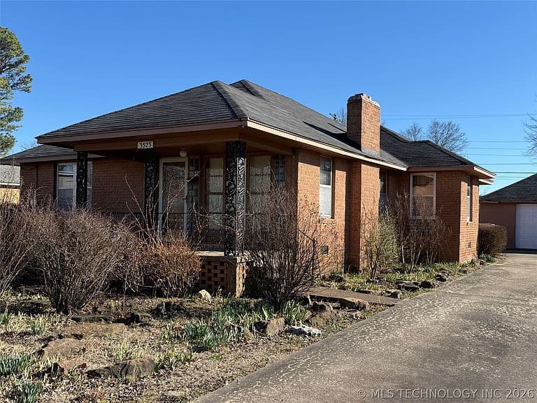 Listing photo 3