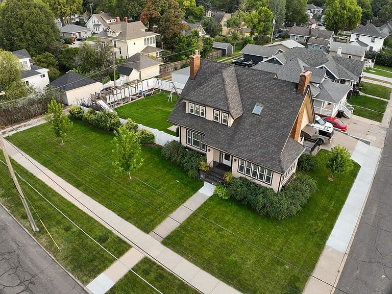 Listing photo 3