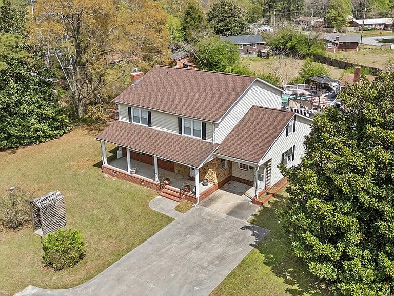 Listing photo 4