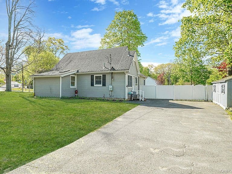 Listing photo 4