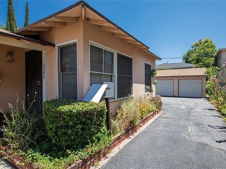 Listing photo 3