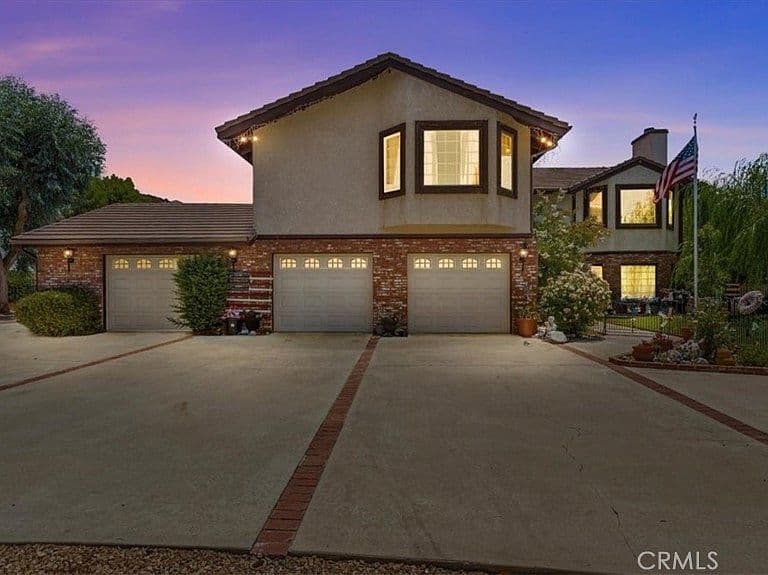 Listing photo 3
