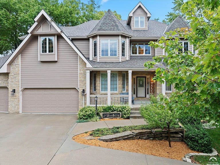 Listing photo 3