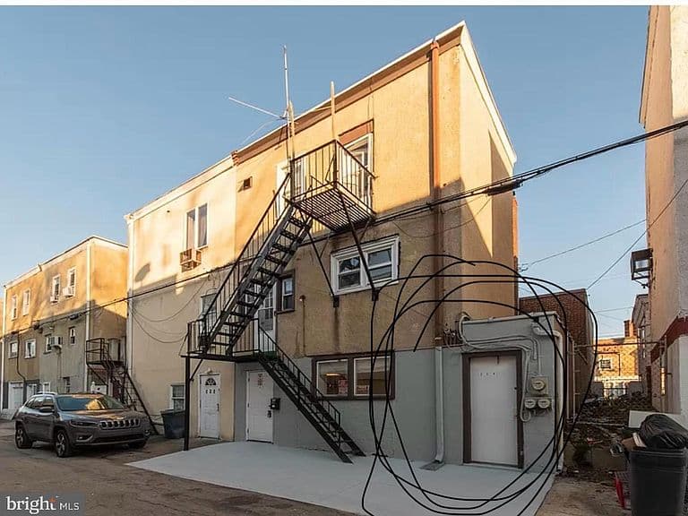 Listing photo 4