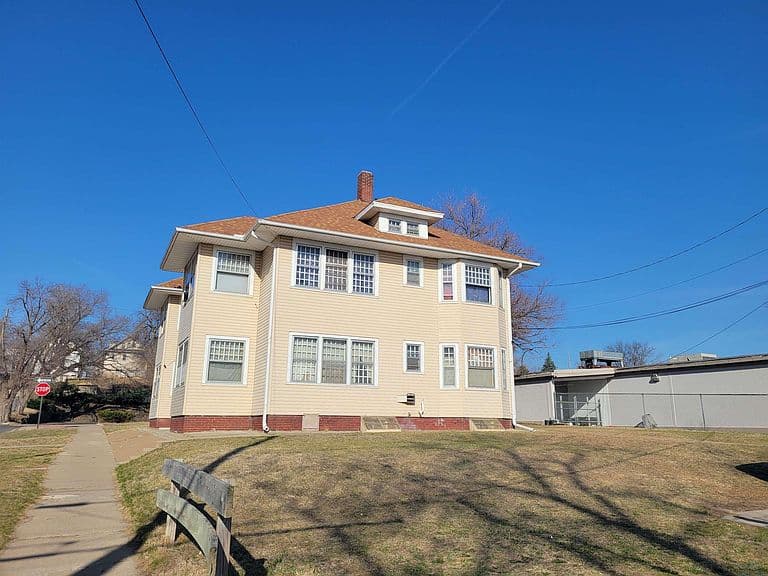 Listing photo 4