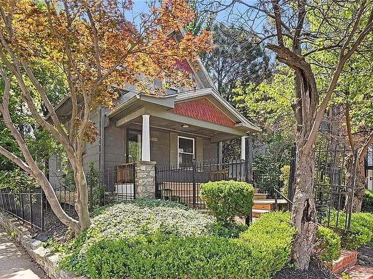 Listing photo 3