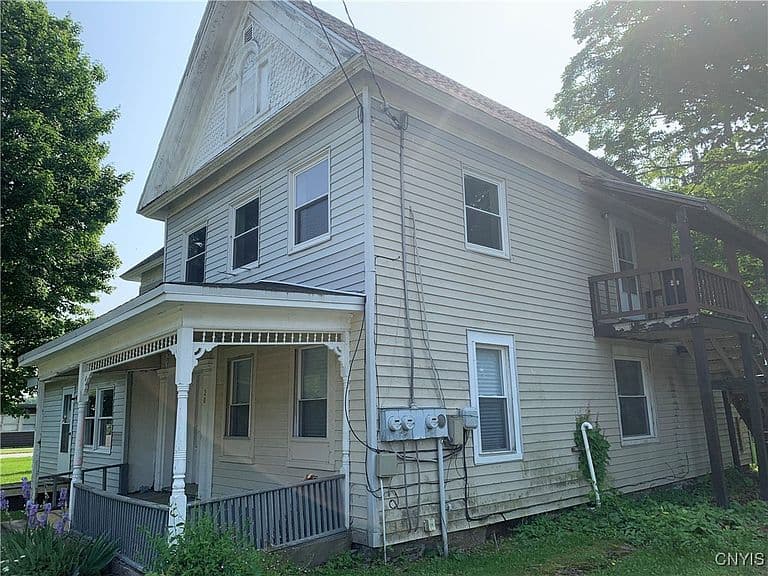 Listing photo 2