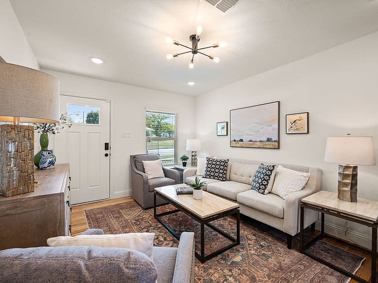 Listing photo 4