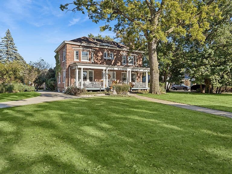 Listing photo 4