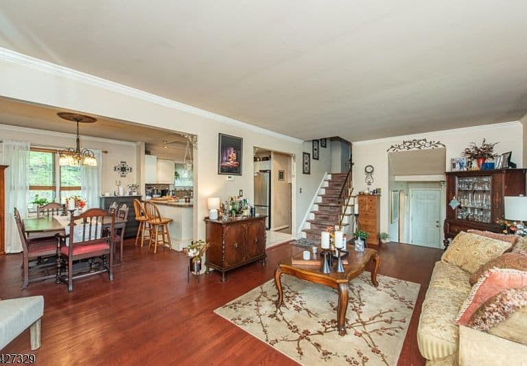 Listing photo 5