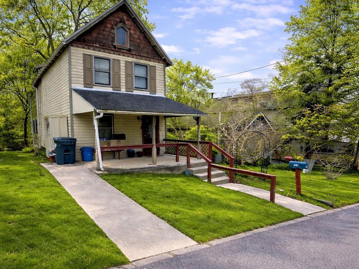 Primary listing photo