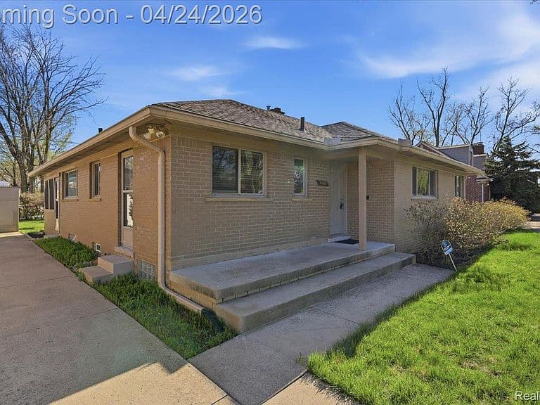 Listing photo 2