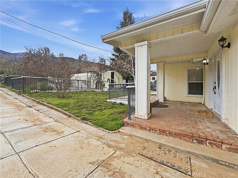 Listing photo 4