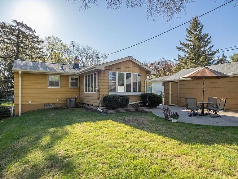 Listing photo 5