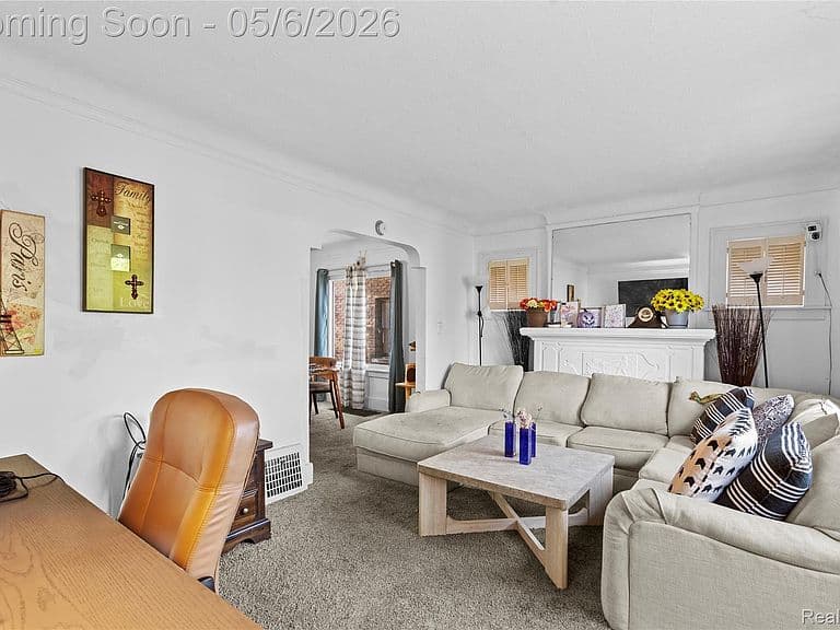 Listing photo 3