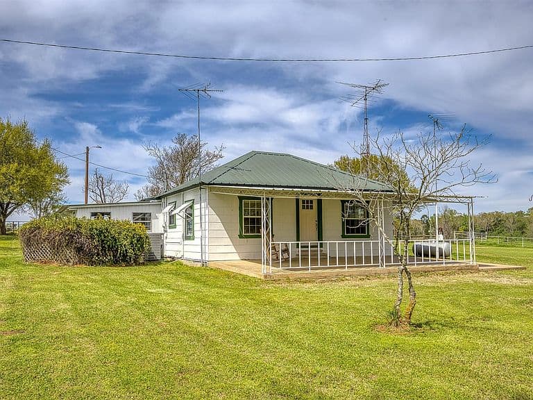 Listing photo 4