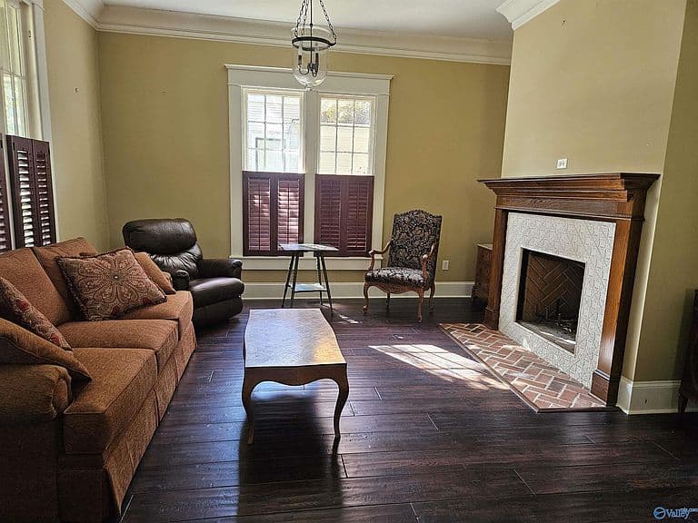 Listing photo 5
