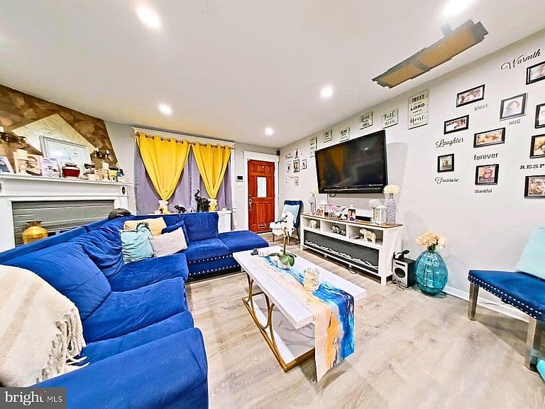 Listing photo 4