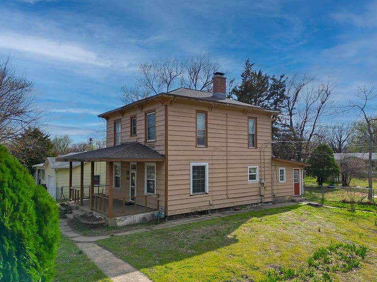 Listing photo 3
