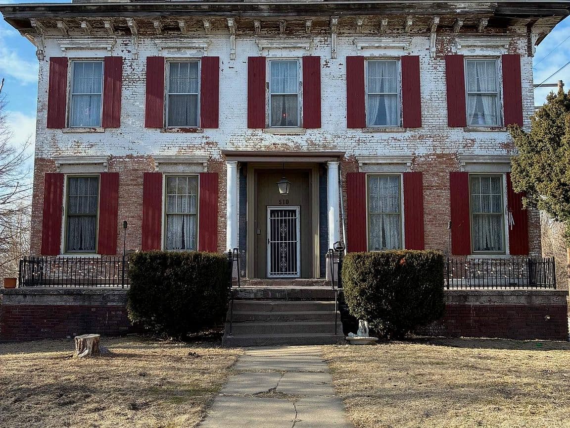 Primary listing photo