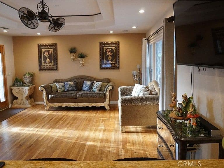 Listing photo 5