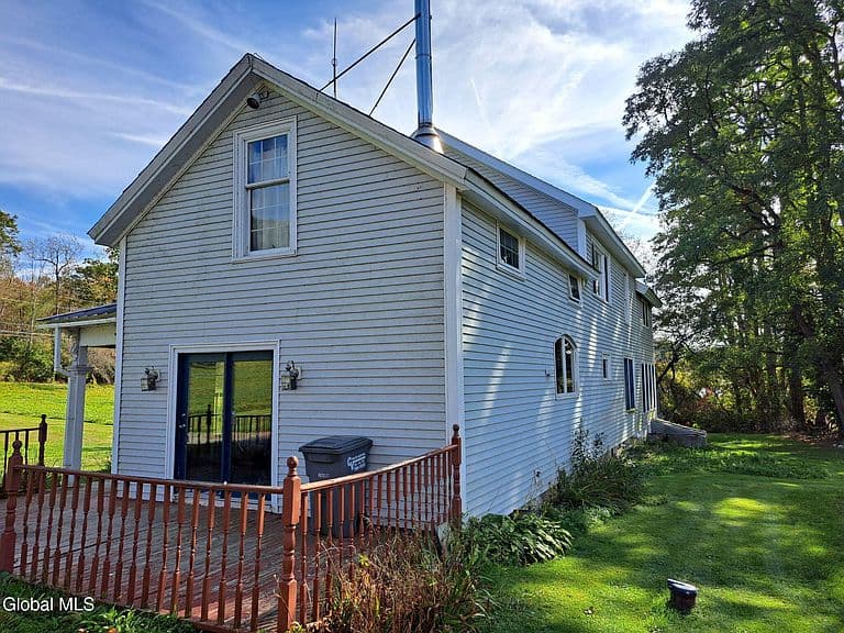 Listing photo 5