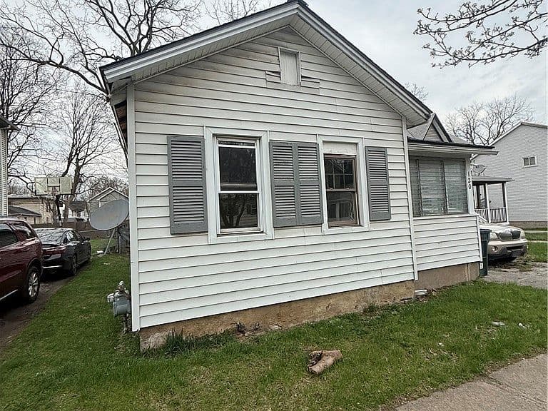 Listing photo 2