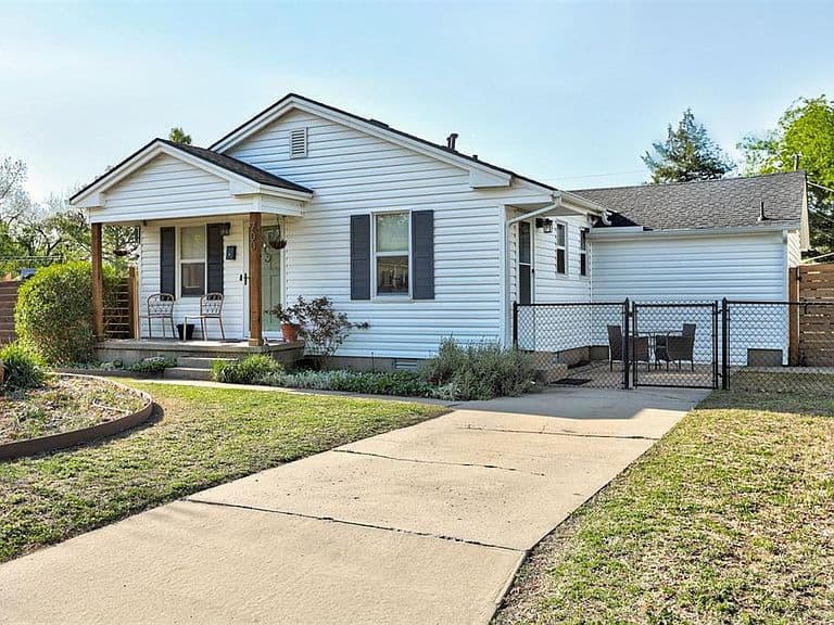 Listing photo 2