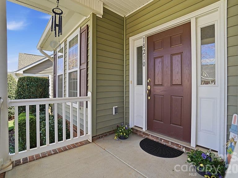 Listing photo 4