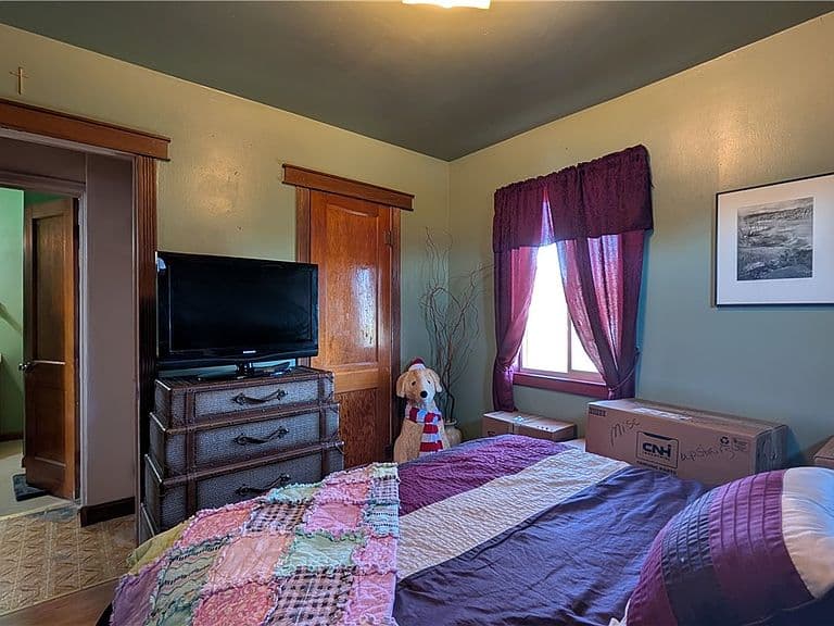 Listing photo 5